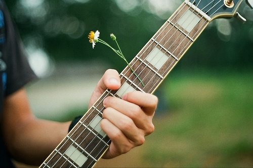 发伤感歌曲的说说