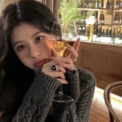 高糊但是却超级好看的女生头像(32张)