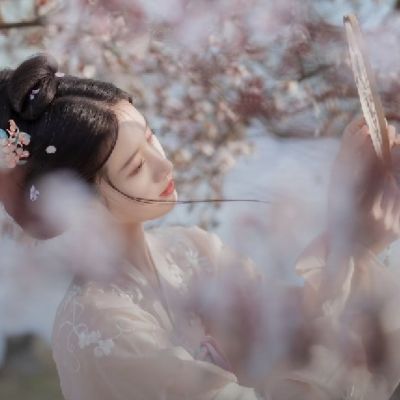 高糊但是却超级好看的女生头像(32张)