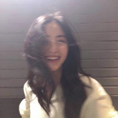 高糊但是却超级好看的女生头像(32张)