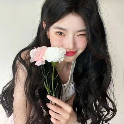 高糊但是却超级好看的女生头像(32张)