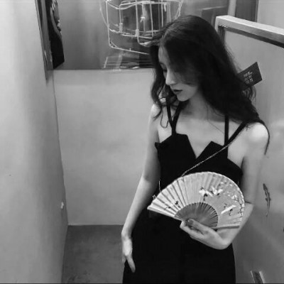 个性qq女生黑白头像(20张)