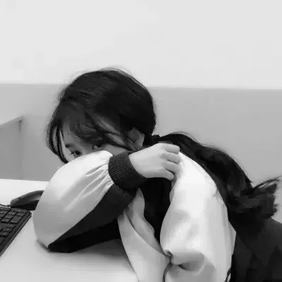 个性qq女生黑白头像(20张)