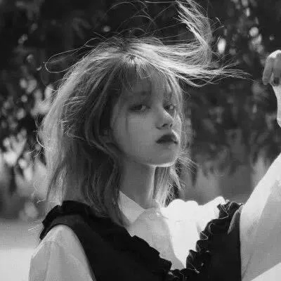 个性qq女生黑白头像(20张)