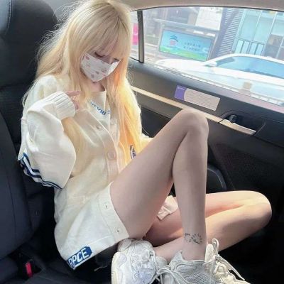2023热门爆款好看的女生头像(共46张)