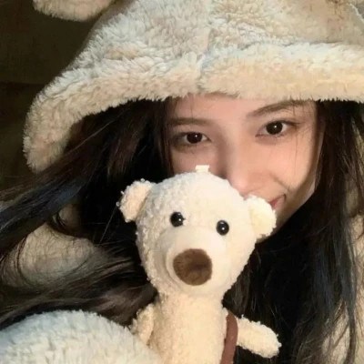 2023热门爆款好看的女生头像(共46张)