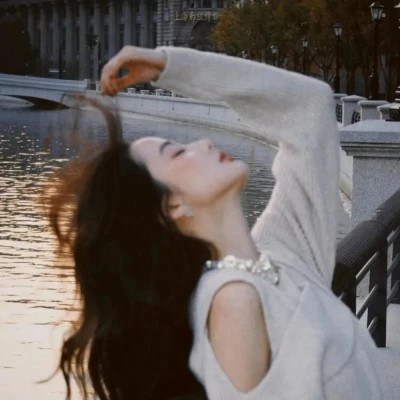 2023最火爆微信女生头像图片(共34张)