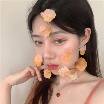 女生好看唯美温柔的头像(共32张)