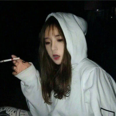 女人最适合的微信头像悲伤(精选22张)
