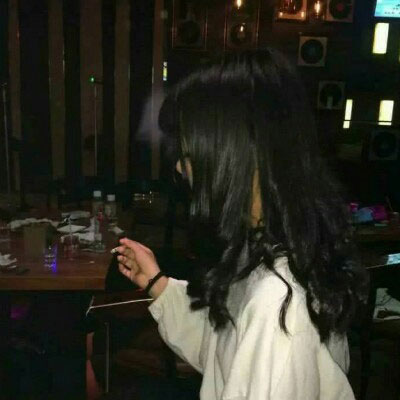 女人最适合的微信头像悲伤(精选22张)
