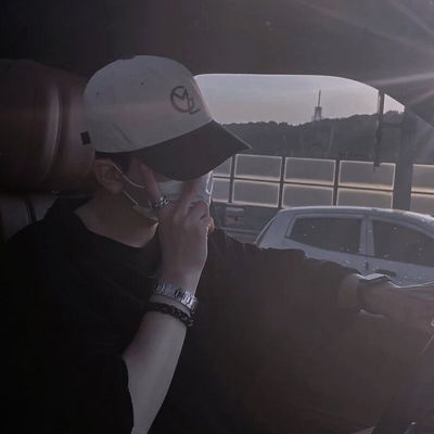 不露脸的男生头像帅气高清图片(优选22张)