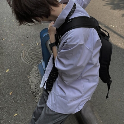 不露脸的男生头像帅气高清图片(优选22张)