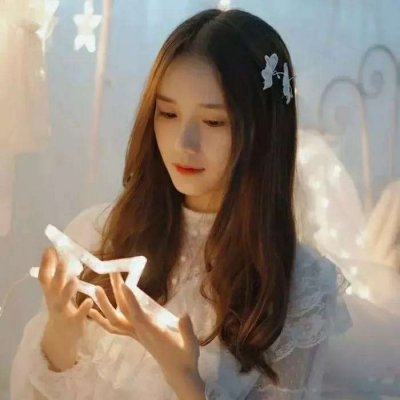 高清好看的唯美女生长发图片头像(精选38张)