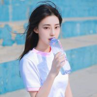 高清好看的唯美女生长发图片头像(精选38张)