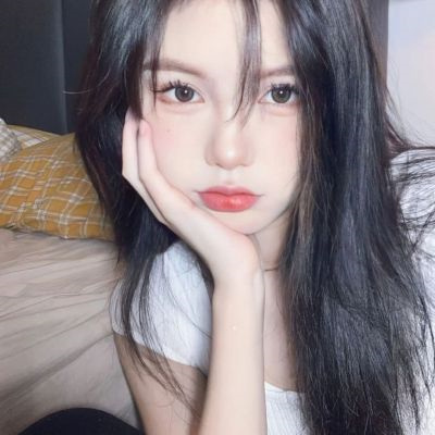 高清好看的唯美女生长发图片头像(精选38张)