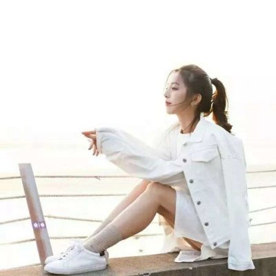 高清好看的唯美女生长发图片头像(精选38张)