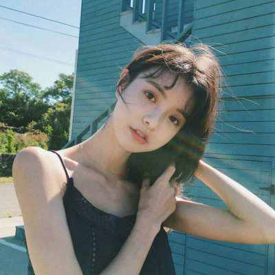 高清好看的唯美女生长发图片头像(精选38张)