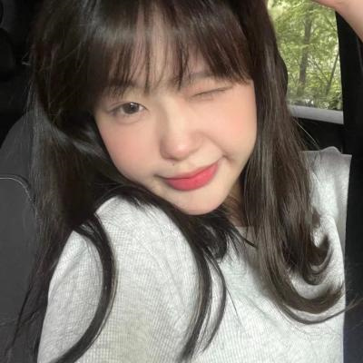 高清好看的唯美女生长发图片头像(精选38张)