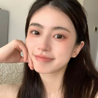 高清好看的唯美女生长发图片头像(精选38张)