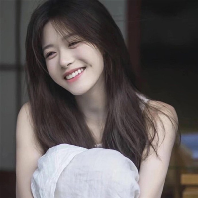 高清好看的唯美女生长发图片头像(精选38张)