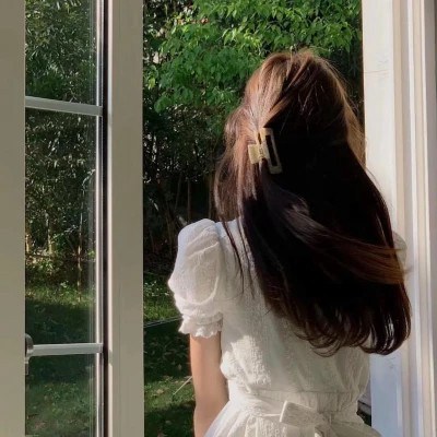 2023年好看的女生网络热门头像(48张)