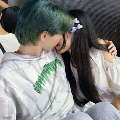 甜到骨子里情侣超爱的意境头像(32张)