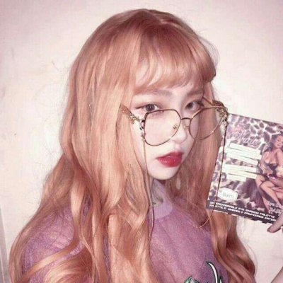 高清好看的眼镜气质女生头像图片(精选18张)