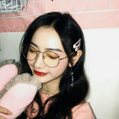 高清好看的眼镜气质女生头像图片(精选18张)