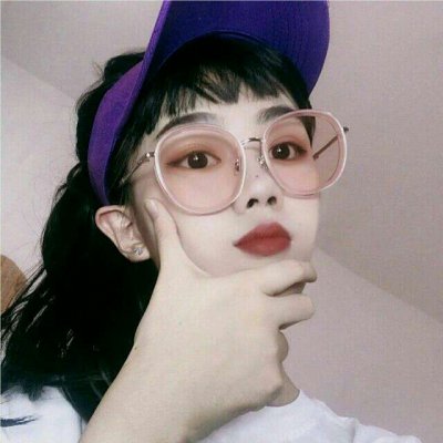高清好看的眼镜气质女生头像图片(精选18张)