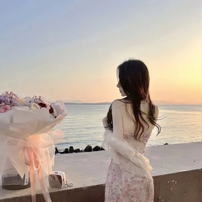 女生2023最火头像(共38张)