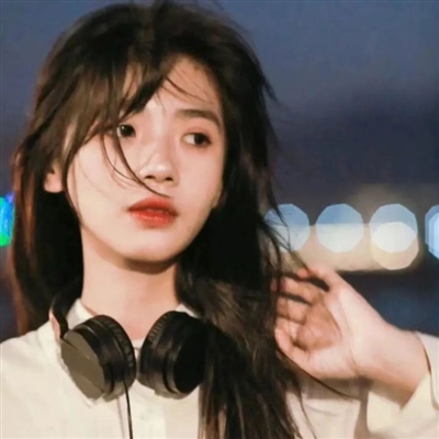 纯欲女生微信头像(精选50张)