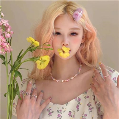 纯欲女生微信头像(精选50张)