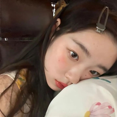 纯欲女生微信头像(精选50张)