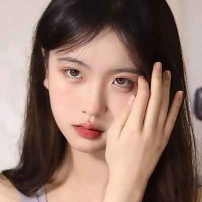 时尚好看的美女头像图片(精选32张)