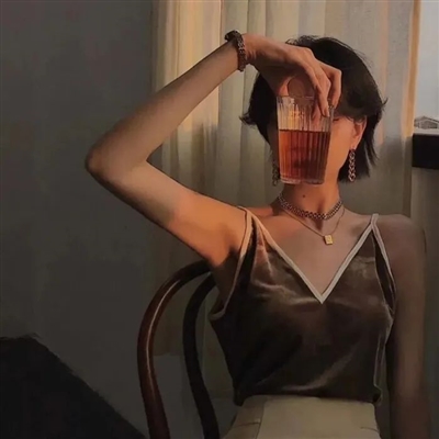 时尚好看的美女头像图片(精选32张)