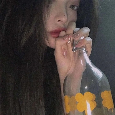 时尚好看的美女头像图片(精选32张)