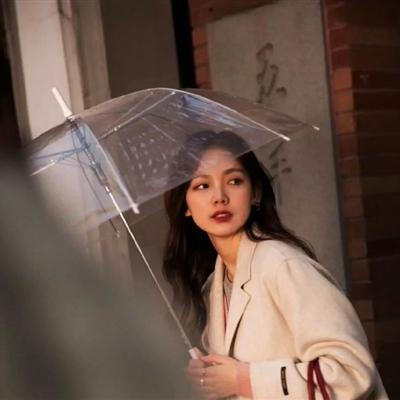 时尚好看的美女头像图片(精选32张)