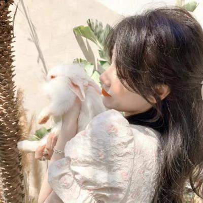 好看的大眼睛女生qq个性头像(共12张)
