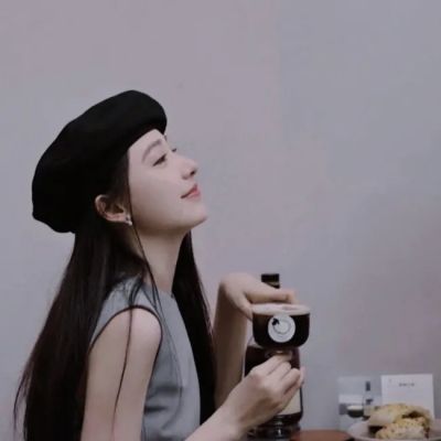 精致的情侣头像一人一张(精选20张)