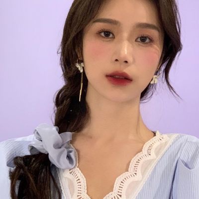 温柔干净且惊艳的头像女真人(优选50张)