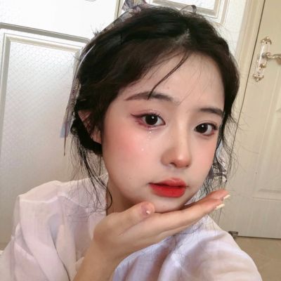 温柔干净且惊艳的头像女真人(优选50张)