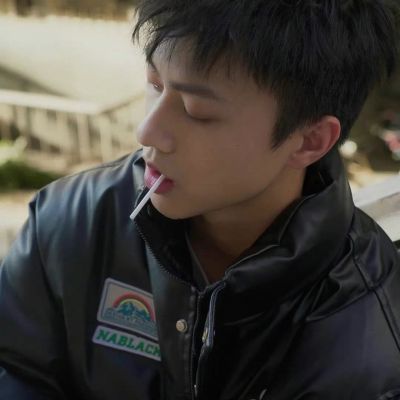 2023最火歌词伤感头像(精选42张)