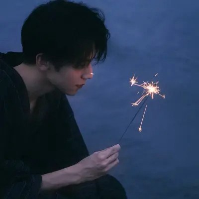 2023最潮微信男头像(24张)