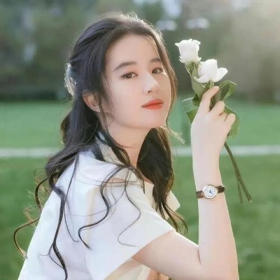 2023最好看的女生微信头像(24张)