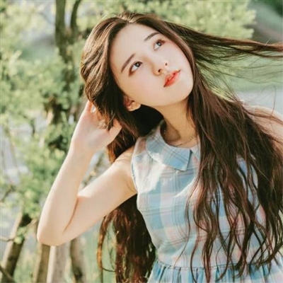 2023最好看的女生微信头像(24张)