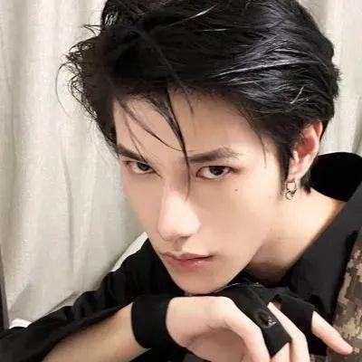 一眼就沦陷的男友力爆棚的男生头像(优选36张)