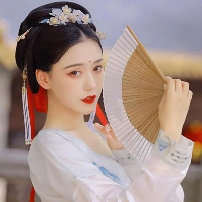 让男生看一眼就心动的女生头像(优选24张)