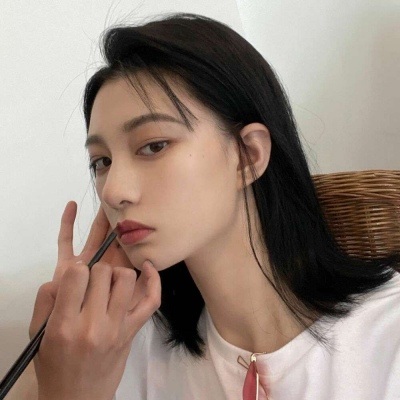 2023最新微信头像女(精选24张)