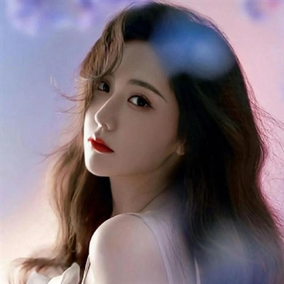 2023最新微信头像女(精选24张)