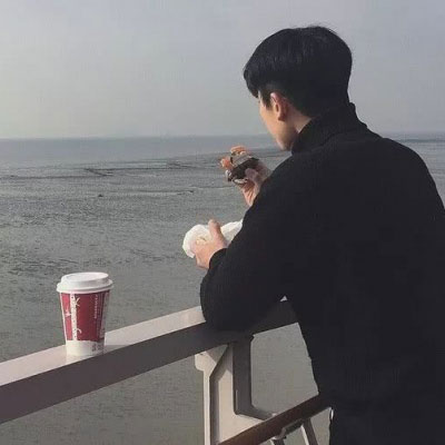帅哥背影头像阳光(优选24张)